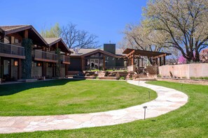 Restaurant - Desert Pearl Inn (Springdale)