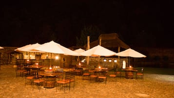 Daily cooked-to-order breakfast (MXN 195 per person)