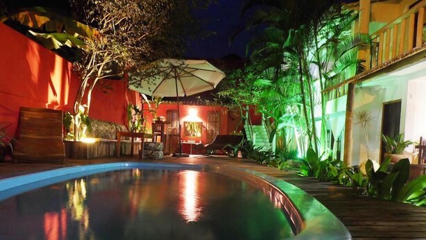 Outdoor pool, sun loungers - Pousada Tropicana (Trancoso)