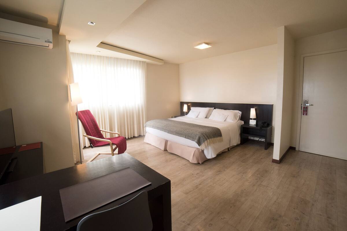 1 bedroom, down comforters, minibar, in-room safe