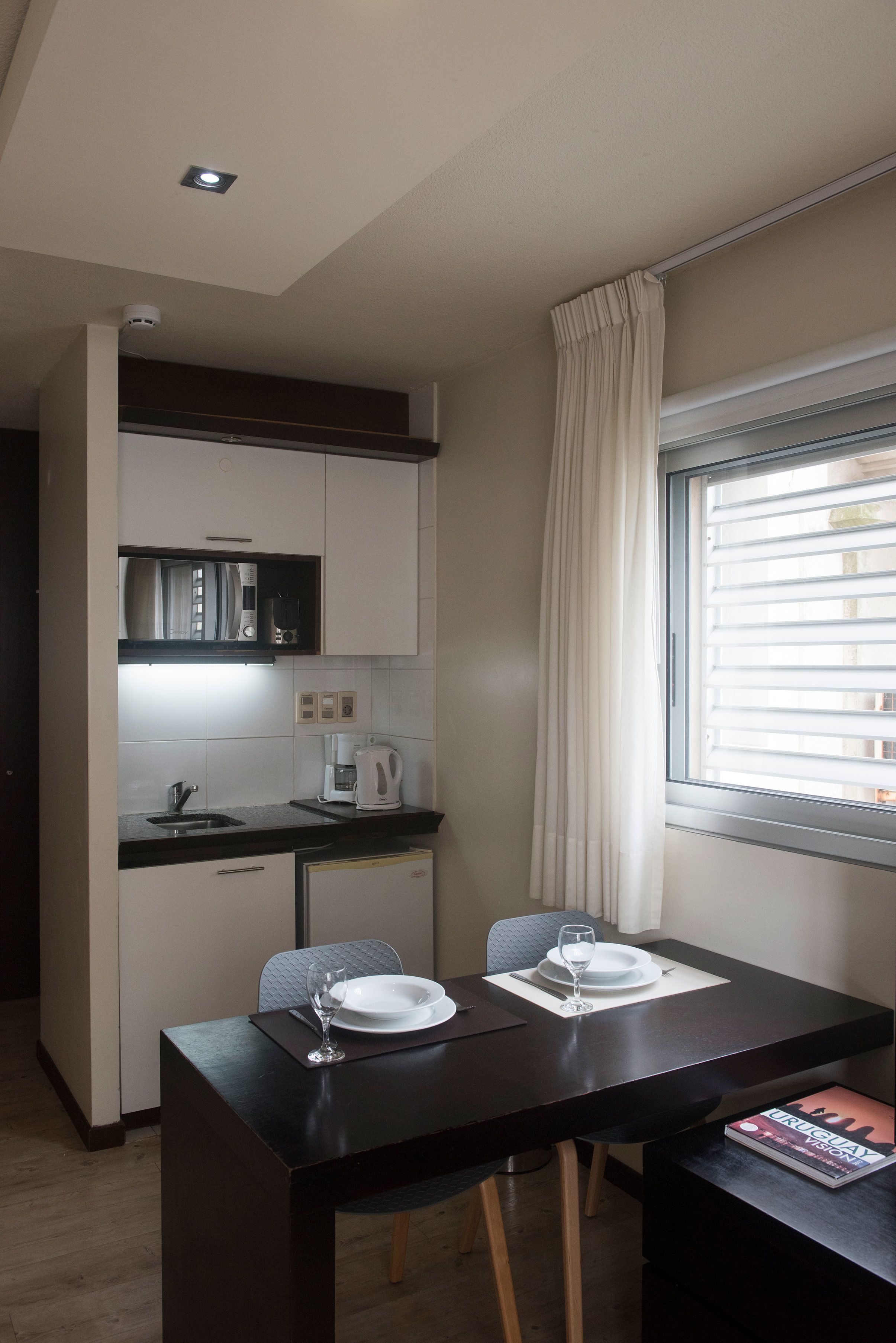 superior double room, balcony, sea facing | private kitchenette | mini-fridge, microwave, coffee/tea maker, electric kettle