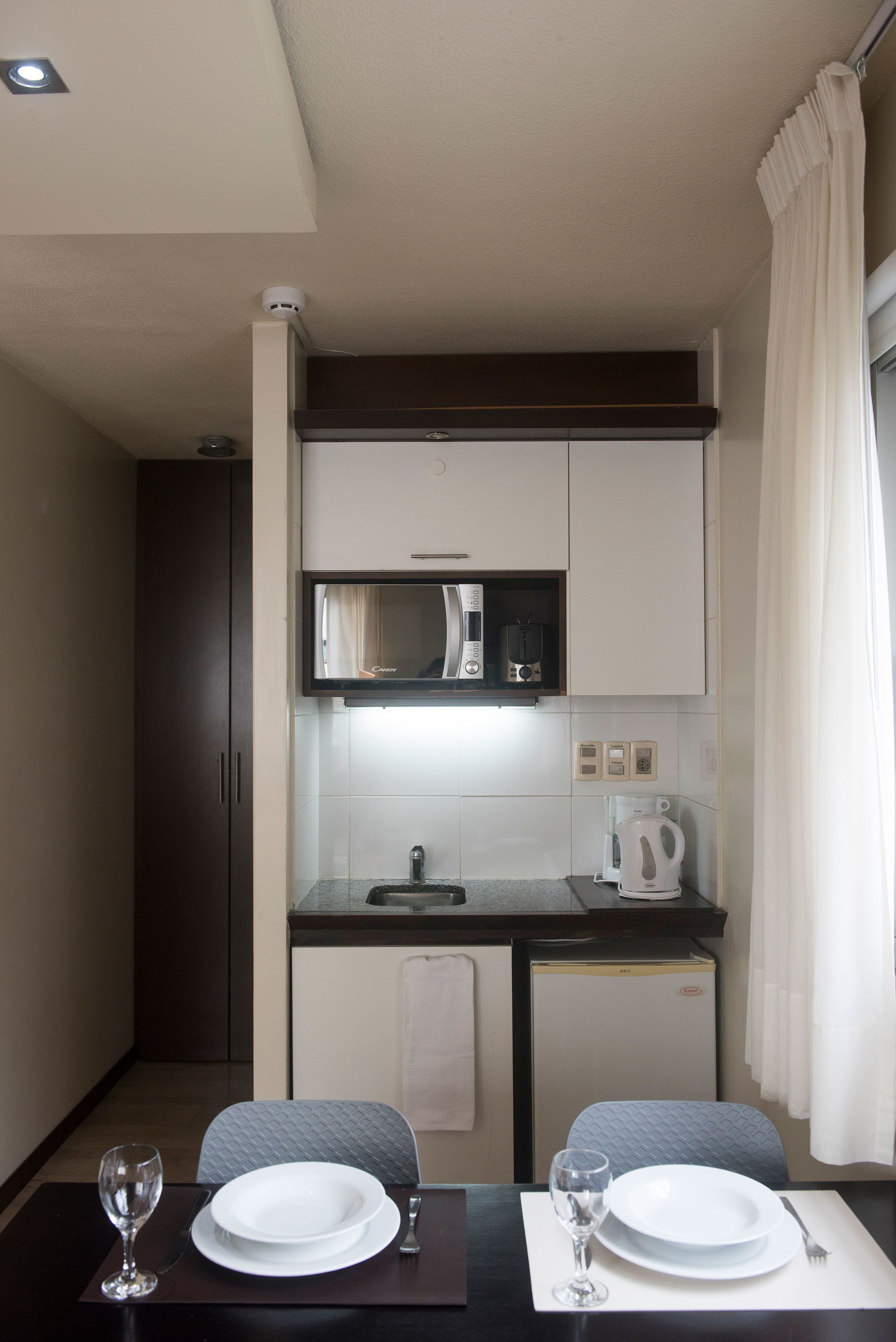 superior double room, balcony, sea facing | private kitchenette | mini-fridge, microwave, coffee/tea maker, electric kettle