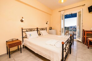 Phòng đôi Superior, quang cảnh biển | Trang bị nội thất với thiết kế riêng biệt, màn/rèm cản sáng 