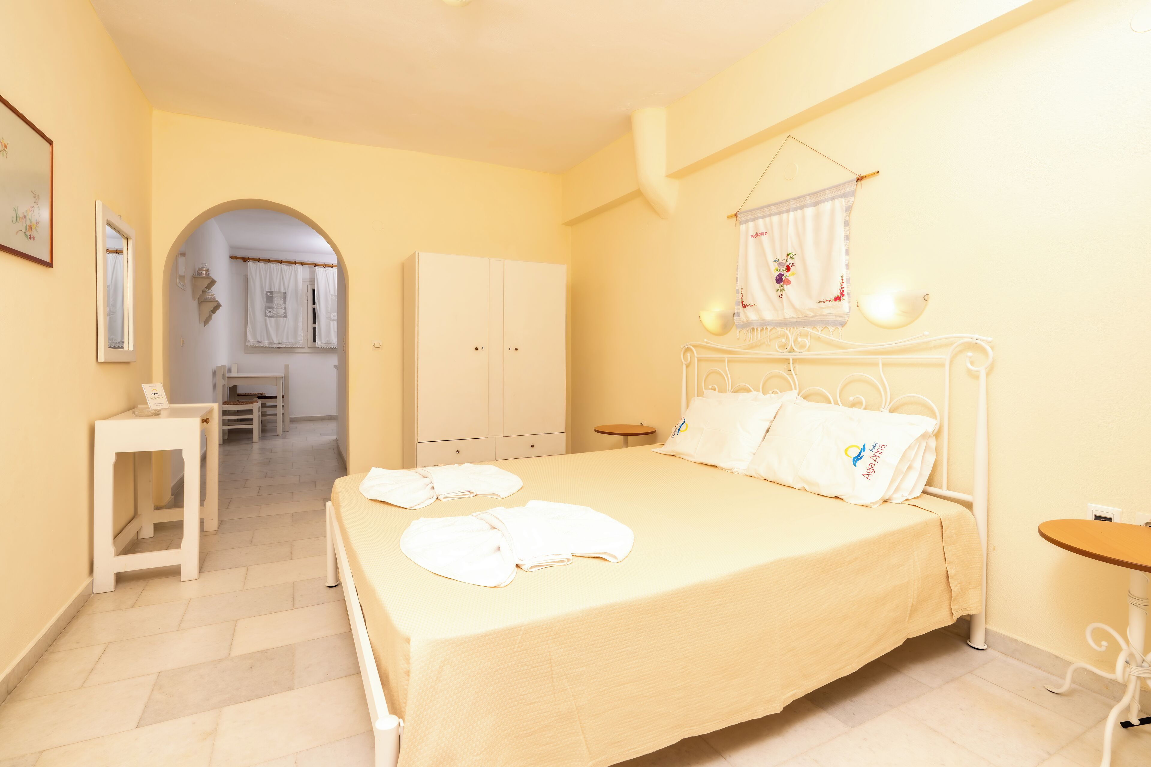 Individually furnished, blackout curtains, iron/ironing board, free WiFi