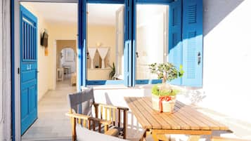Quarto quádruplo família, vista para o jardim | Terraço/pátio