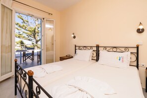 Superior Double Room, Beach View - Agia Anna Hotel (Naxos)