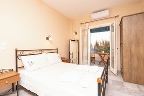 Deluxe Triple Room | Garden view