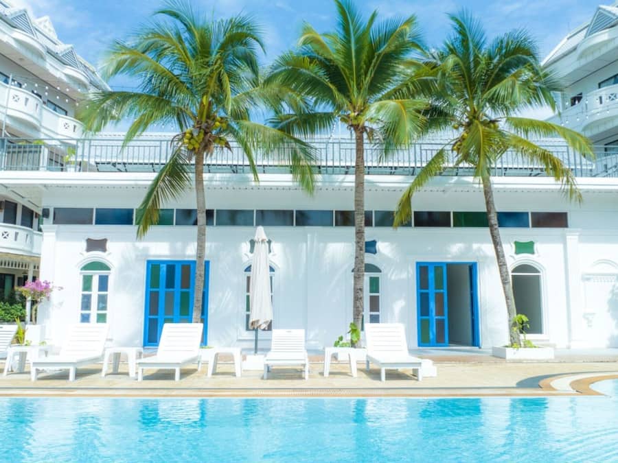 Outdoor pool, sun loungers
