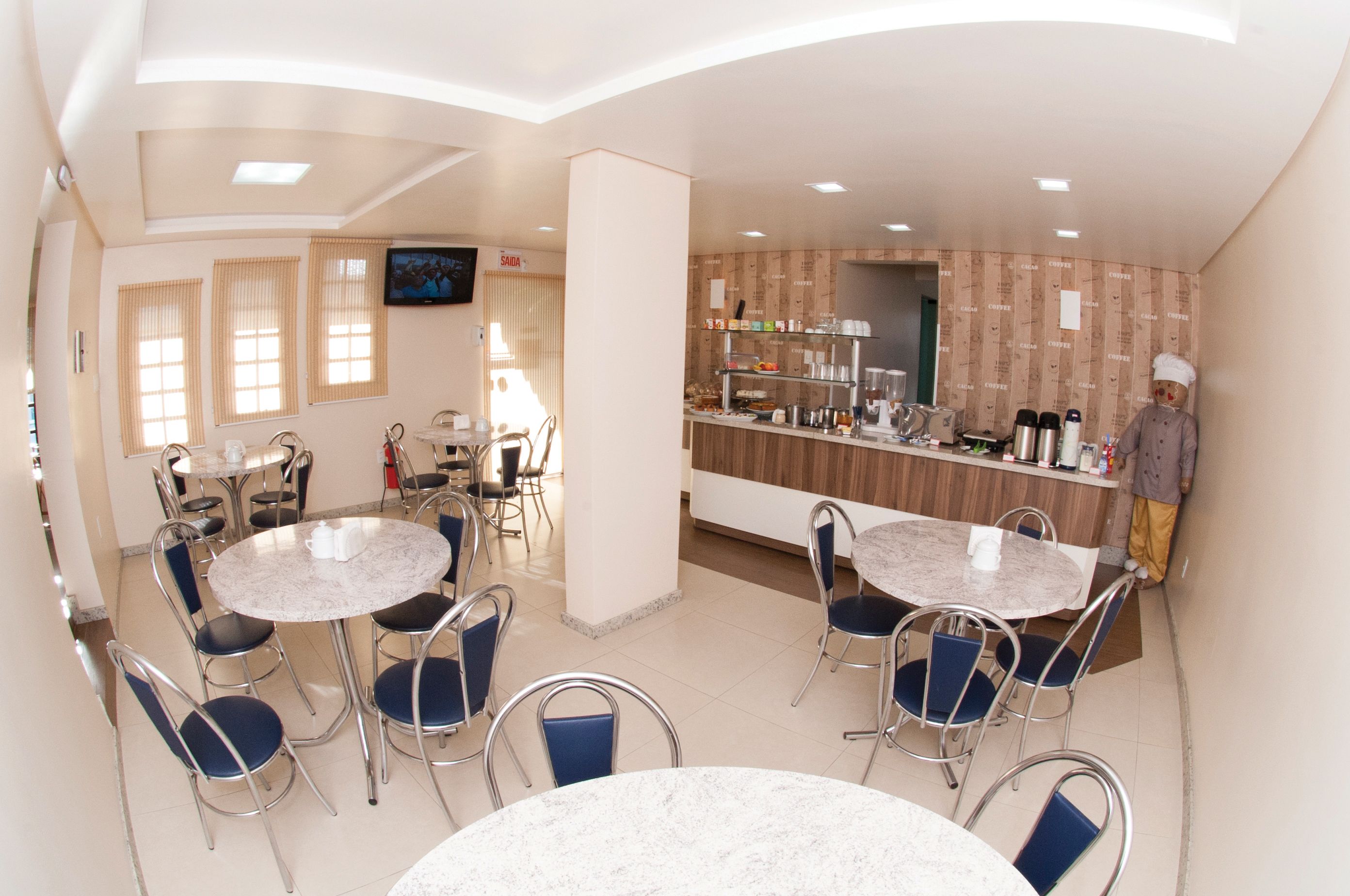 free buffet breakfast