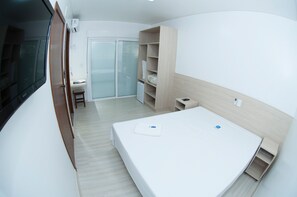 奢华双人房或双床房 | 隔音、免费 WiFi、床单、轮椅无障碍