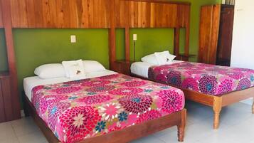 Classic-huone | Silitysrauta/-lauta, vuodevaatteet