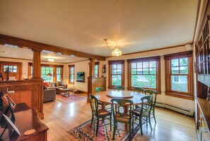 House, 5 Bedrooms (Seventh Heaven Chalet) | In-room dining - Private Home by Retreatia (Steamboat Springs)