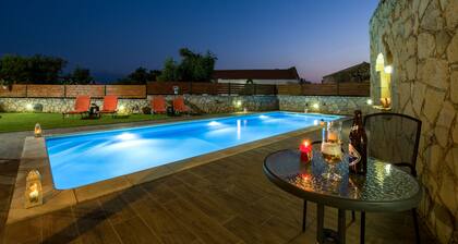 Skandalis Traditional Suites