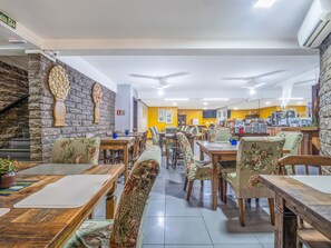 Petit déjeuner buffet compris tous les jours