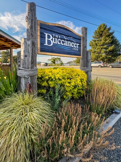 Buccaneer Inn
