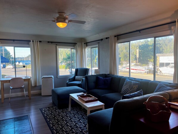 Cottage | Living area