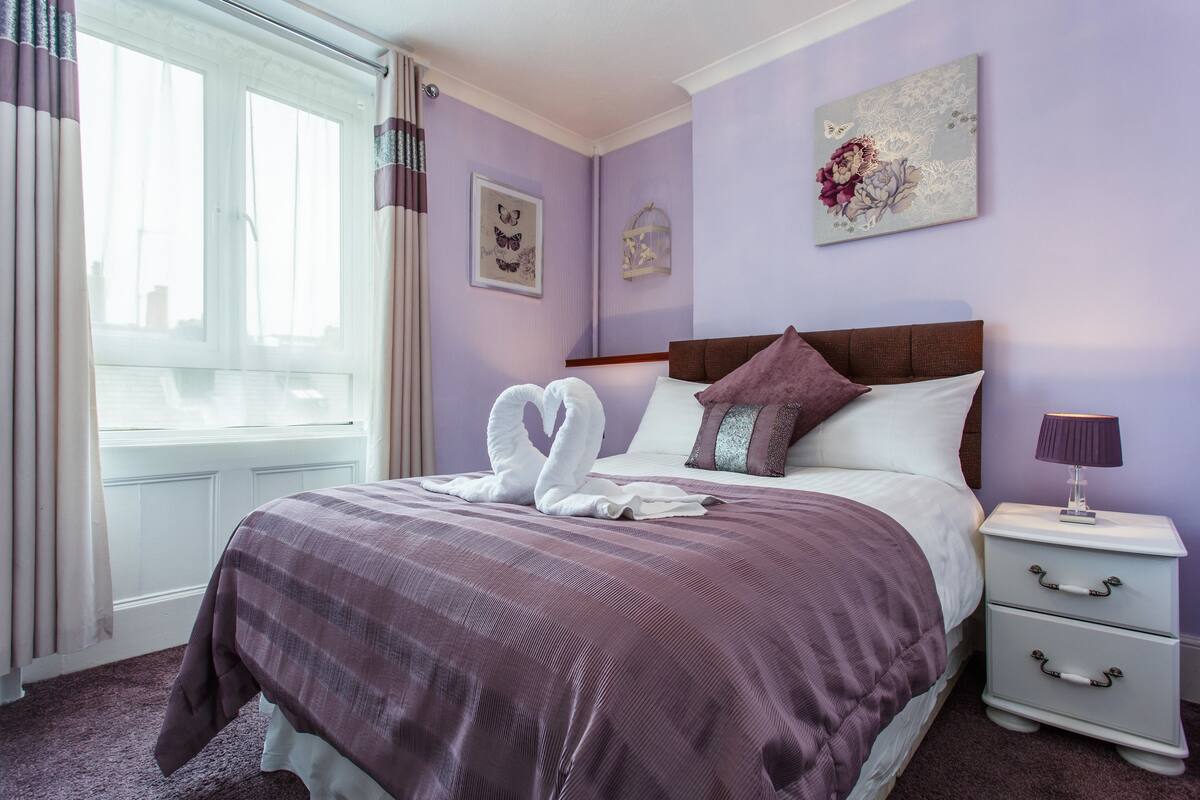 Double Room | Egyptian cotton sheets, premium bedding, minibar (free items)