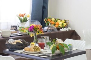 Se ofrece un desayuno típico de la región (1 EUR por persona)