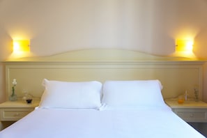 Tripla Superior | 19 bedrooms, premium bedding, minibar, in-room safe - Hotel Le Muse (Syracuse)