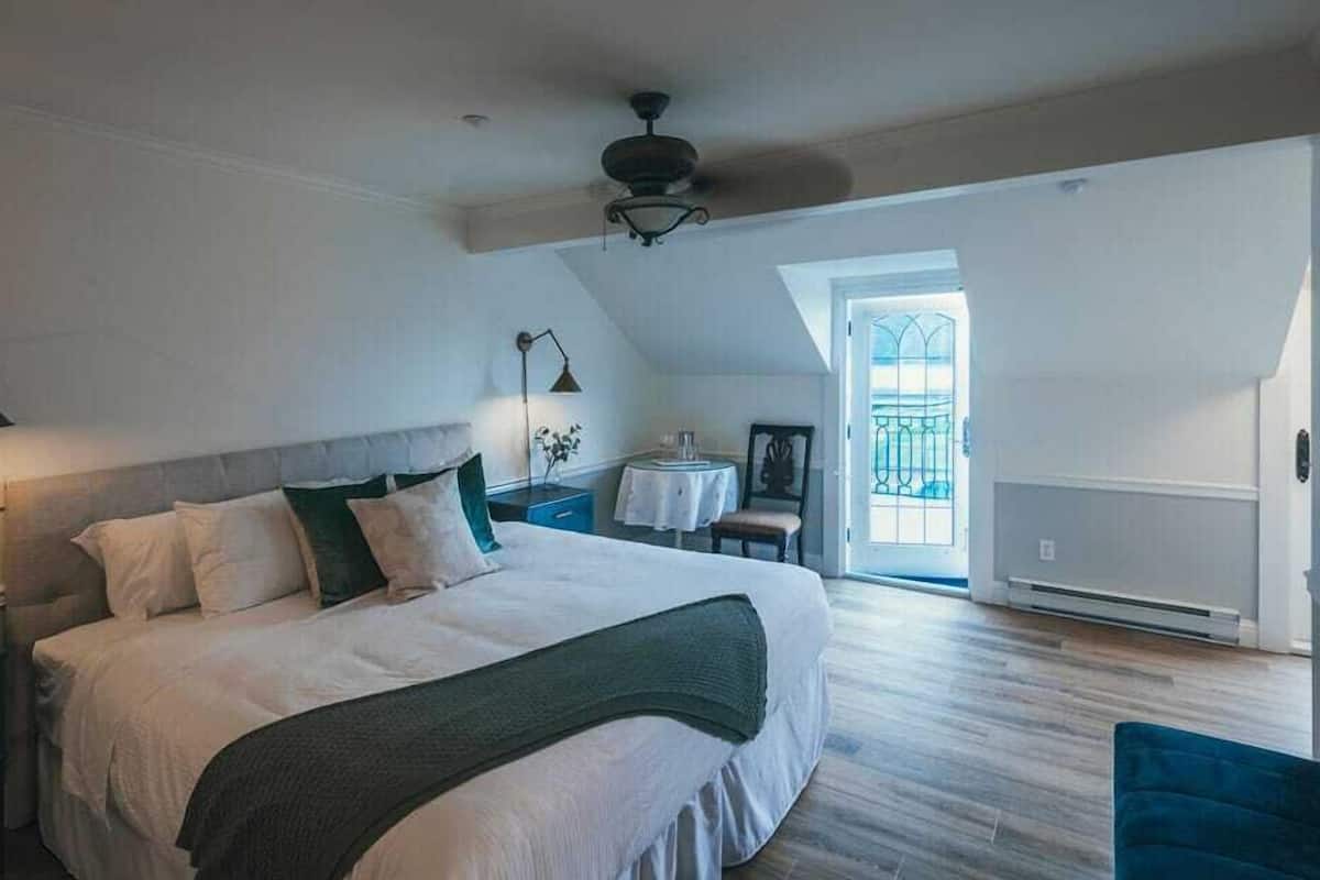 1 habitación, decoración personalizada y muebles diferentes