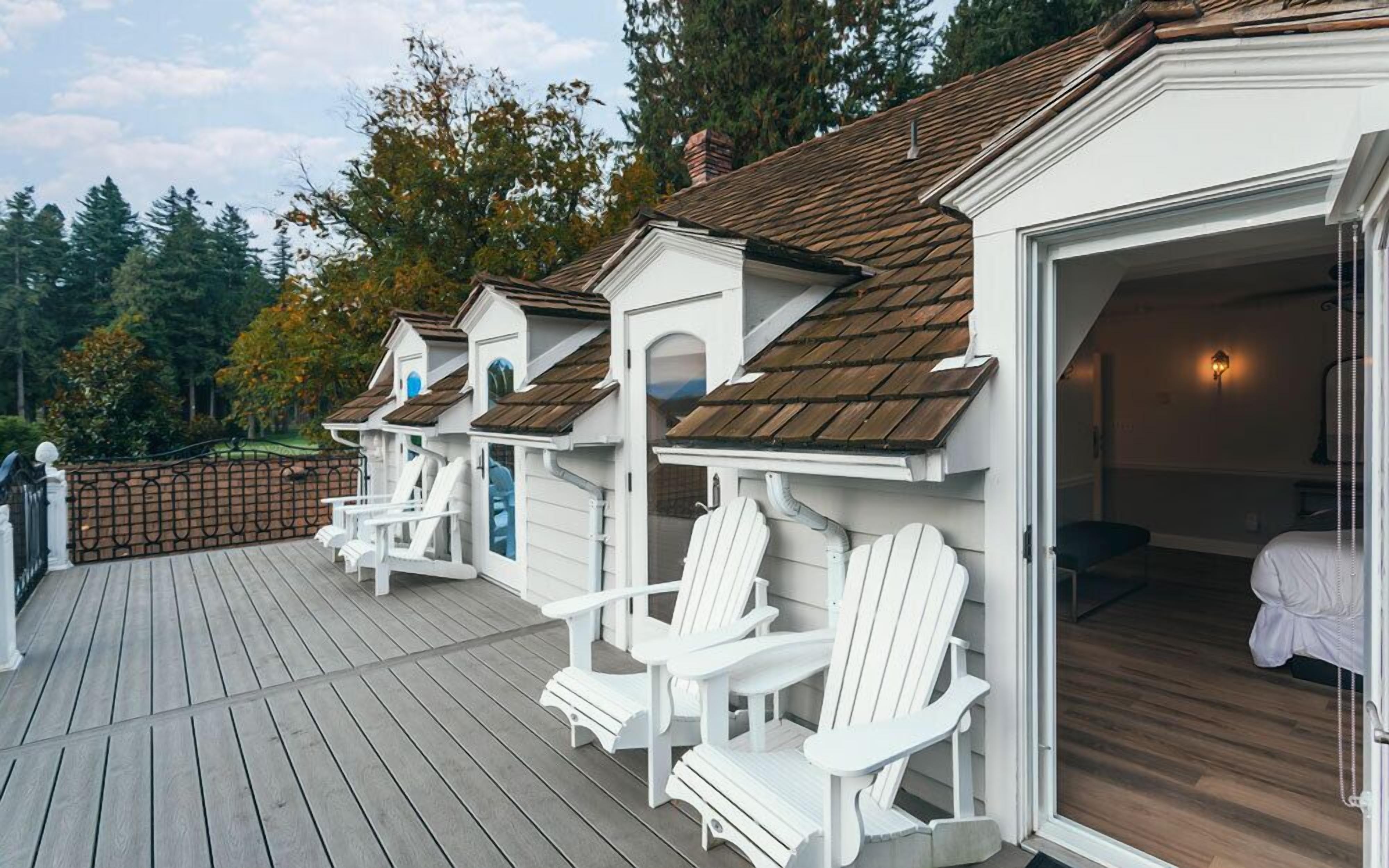 Chambre Classique, 1 très grand lit, vue fleuve (Betty Anne's Room - Not Pet Friendly) | Terrasse/Patio