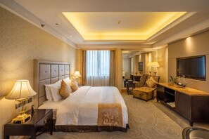 Minibar, két bảo mật tại phòng, đồng hồ báo thức 