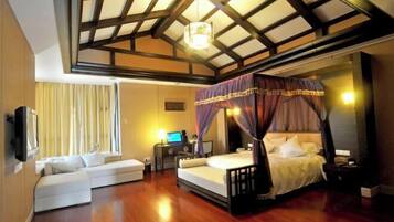 Minibar, in-room safe, alarm clocks
