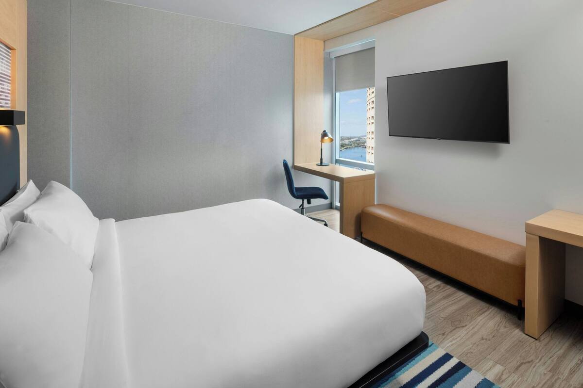 Room, 1 King Bed (View) | Hypo-allergenic bedding available, in-room safe, desk, laptop workspace