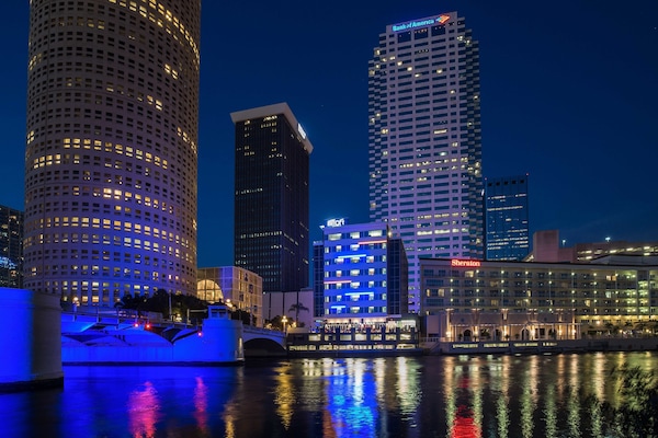 Fassade der Unterkunft – Abend/Nacht