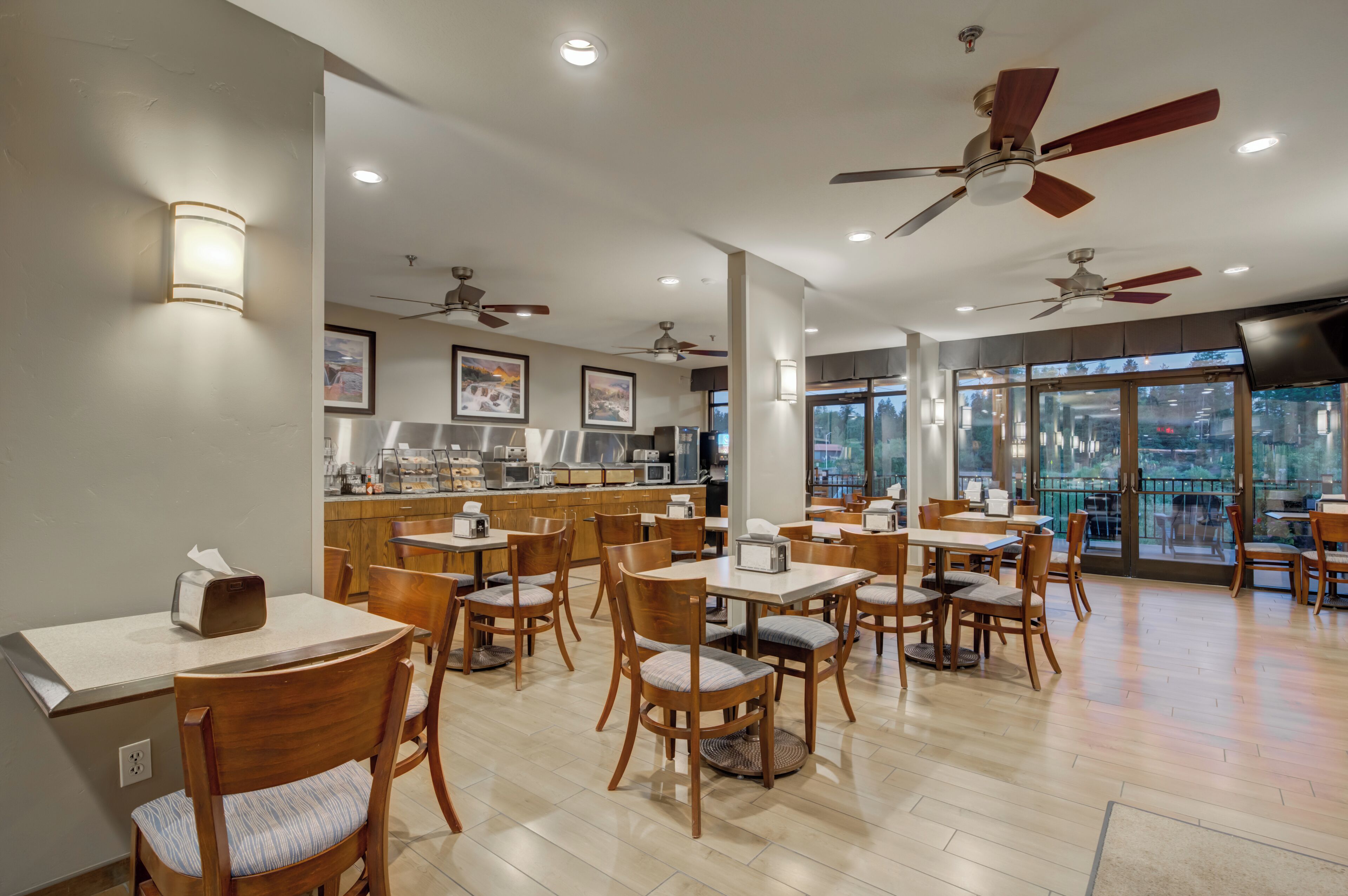 free daily continental breakfast