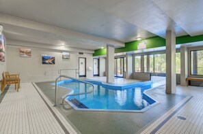 Indendørs pool, udendørs pool, liggestole