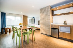 Premium bedding, minibar, in-room safe, soundproofing - Viaggio Teleport Suites (Bogotá)