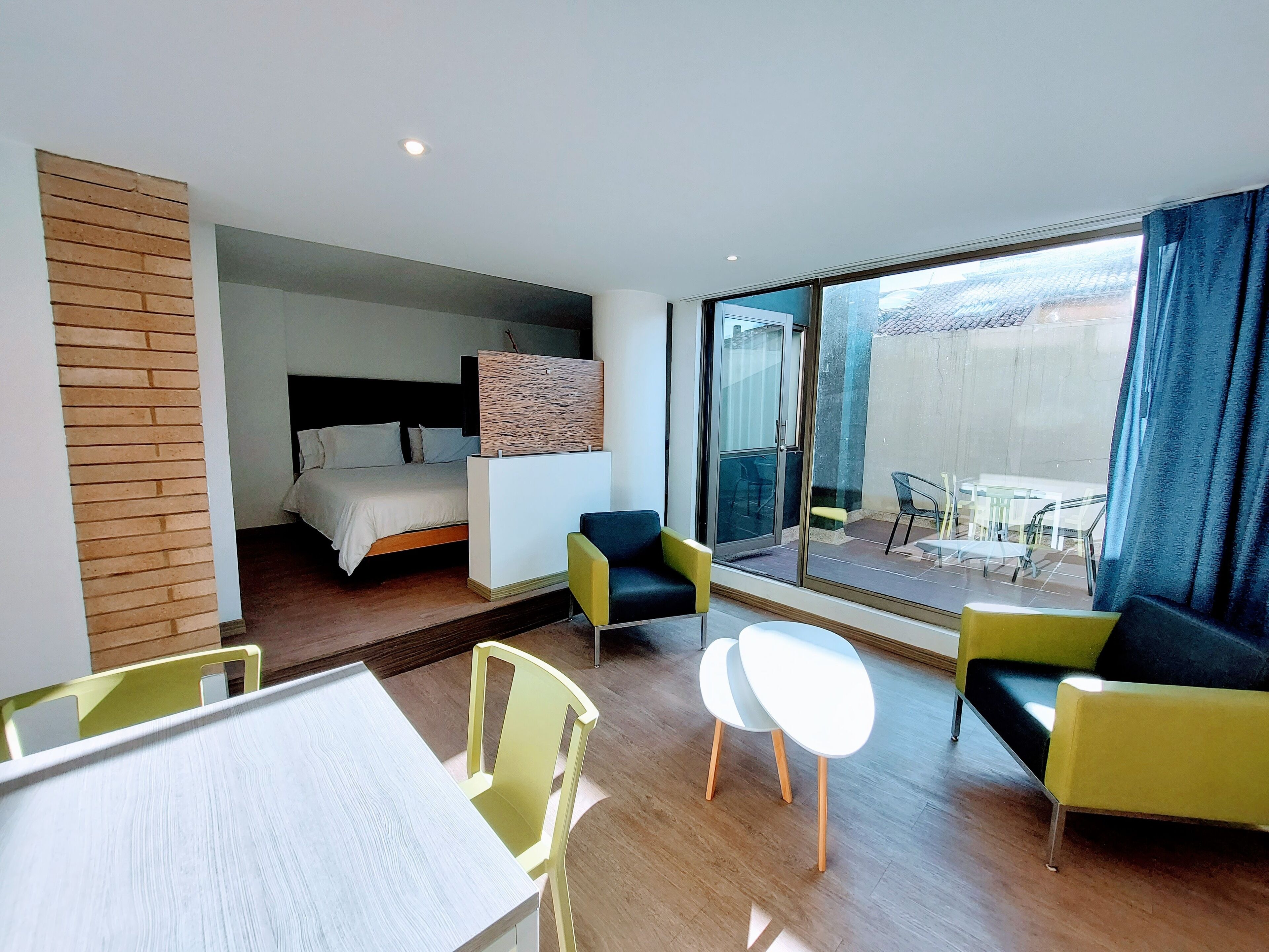 Premium bedding, minibar, in-room safe, soundproofing