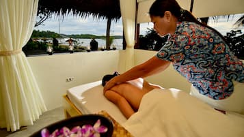Salas de tratamiento para parejas, masajes en la playa y masajes