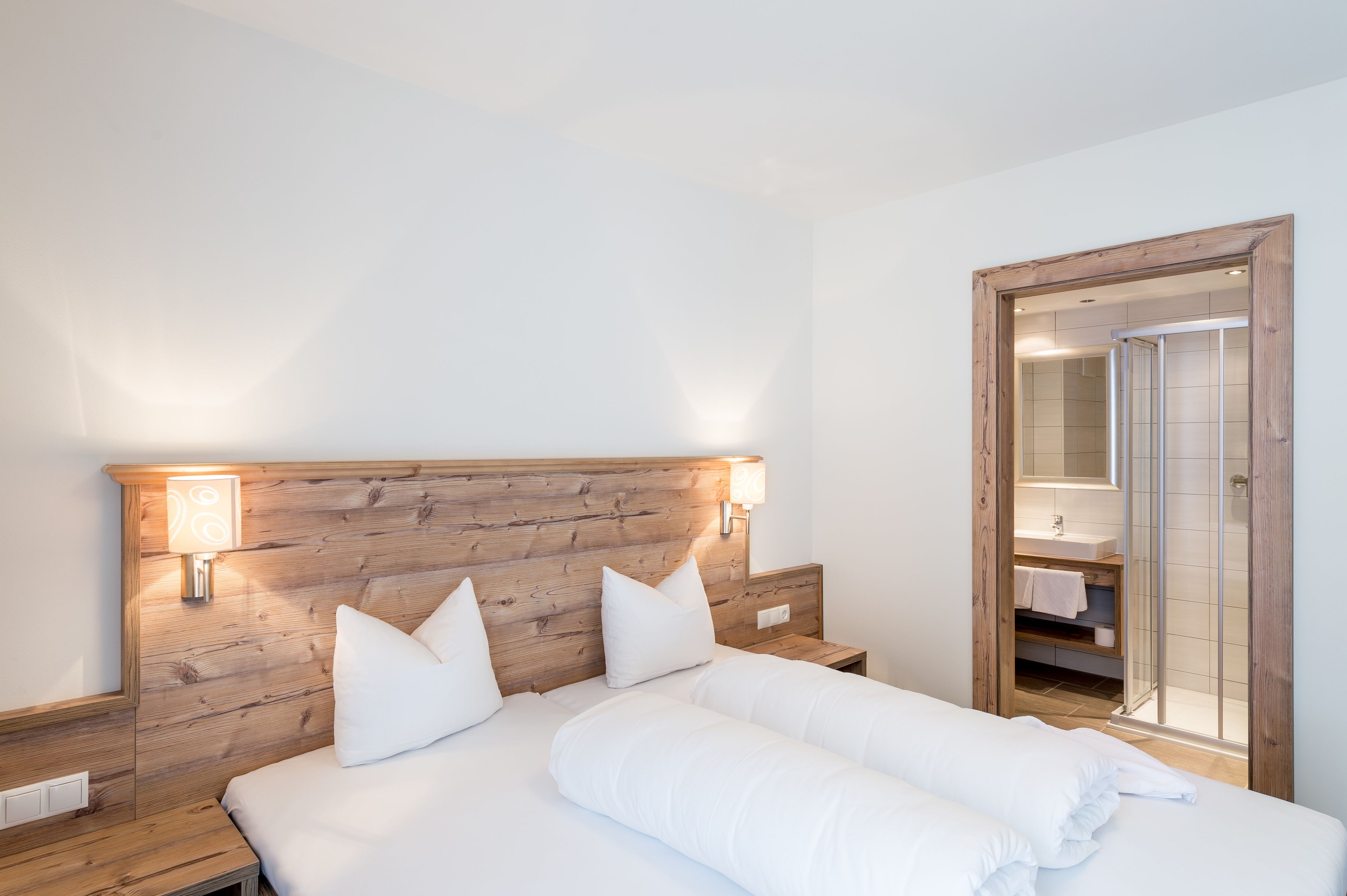 apartment, 3 bedrooms, balcony, mountain view (top 10) | in-room safe, soundproofing, free wifi, bed sheets