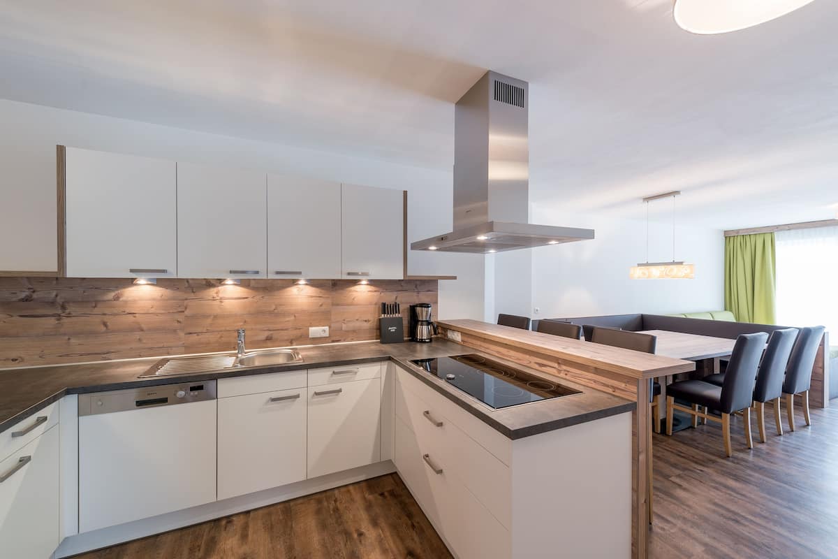 apartment, 4 bedrooms, balcony, mountain view (top 7) | private kitchen | fridge, microwave, dishwasher, coffee/tea maker