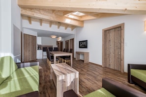 Penthouse, 4 Bedrooms, Balcony, Mountain View (Top 11) | Living room | Flat-screen TV - A CASA Saphir (Soelden)