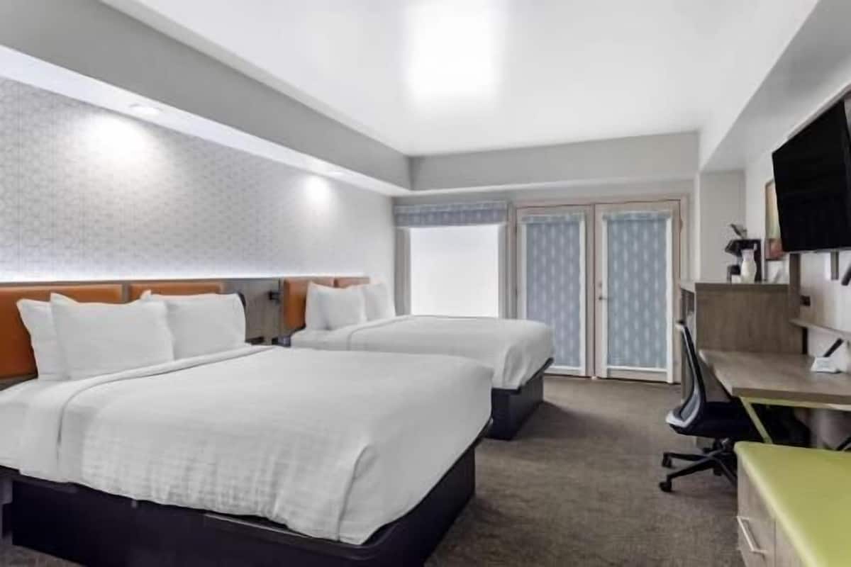 Desk, iron/ironing board, free WiFi, bed sheets