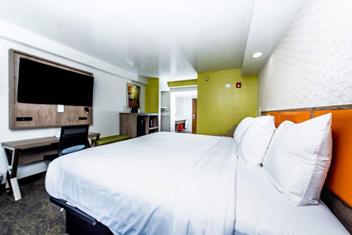 Desk, iron/ironing board, free WiFi, bed sheets