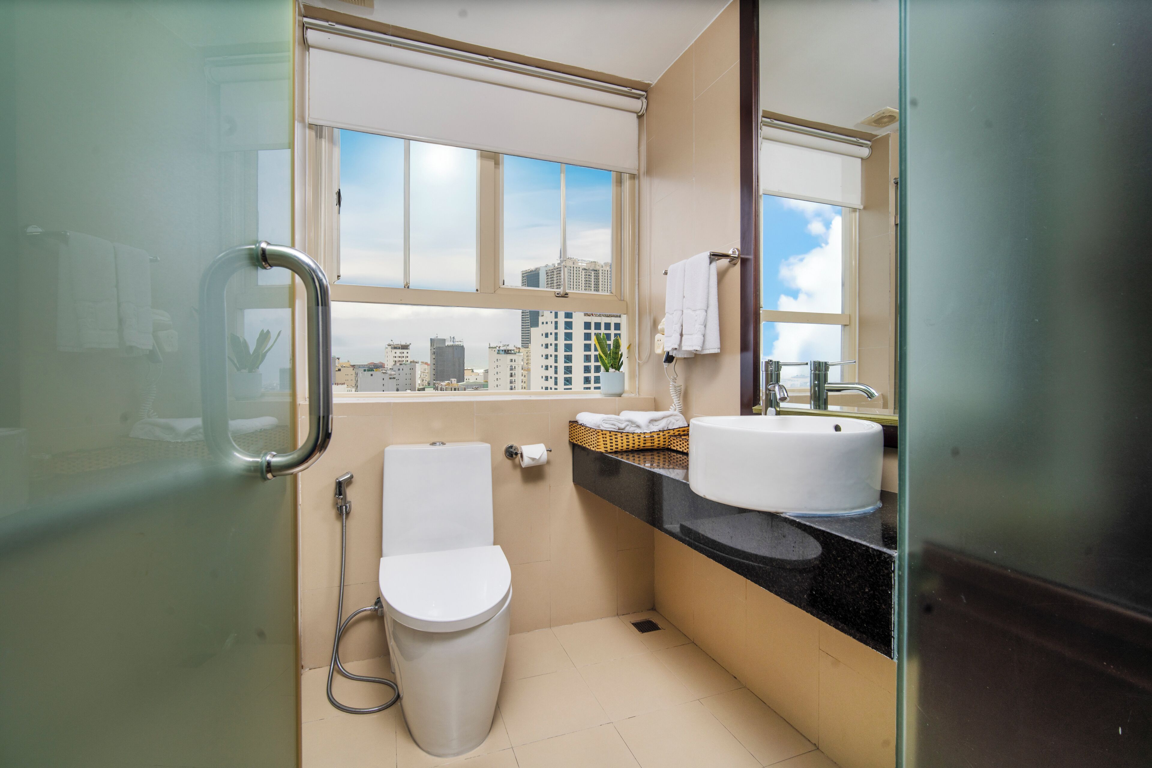 superior double room | bathroom | shower, hydromassage showerhead, free toiletries, hair dryer