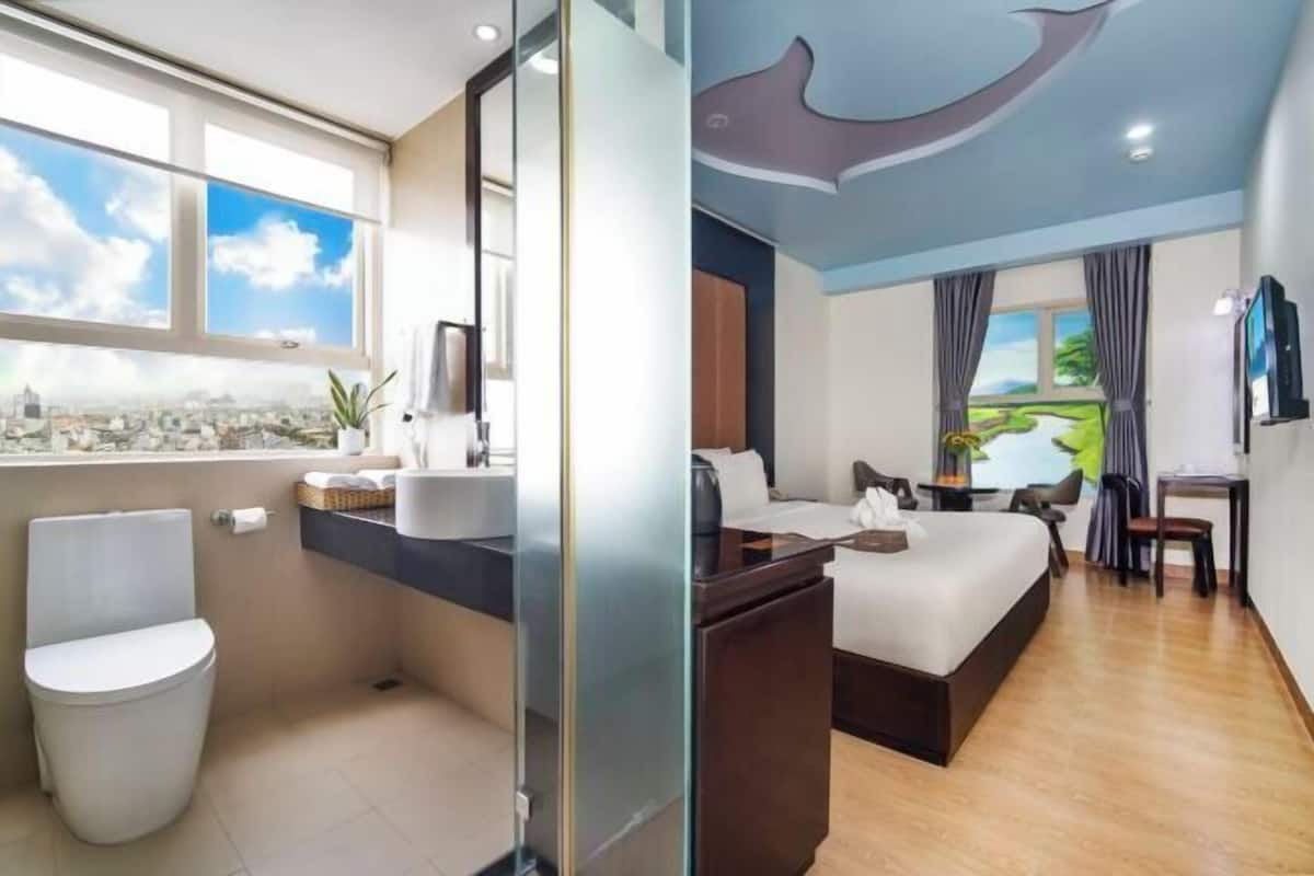 Select Comfort beds, minibar, in-room safe, individually furnished
