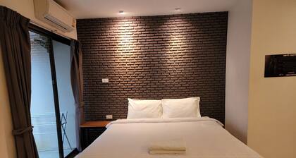 Dfeel House