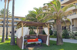 Body treatments, sports massages, facials