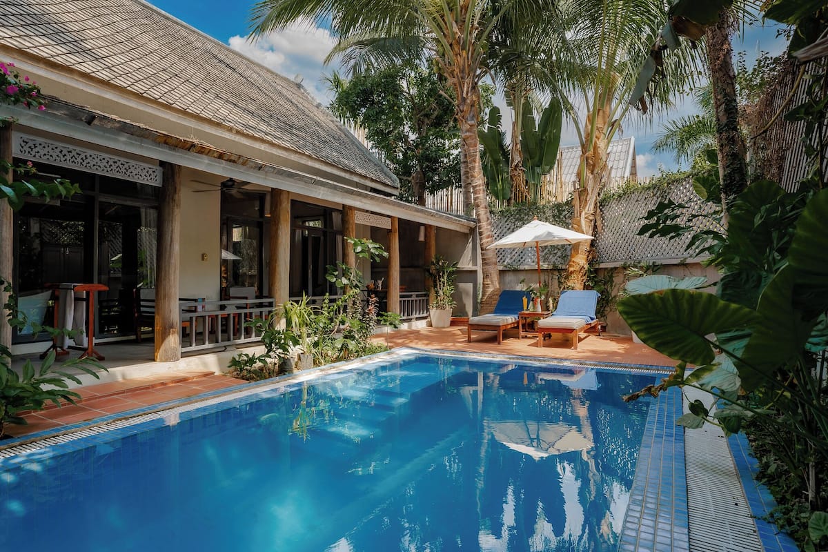 Private Pool Villa, 1 King Bed, Pool View - Free Airport Return Transfer | Minibar, in-room safe, desk, laptop workspace