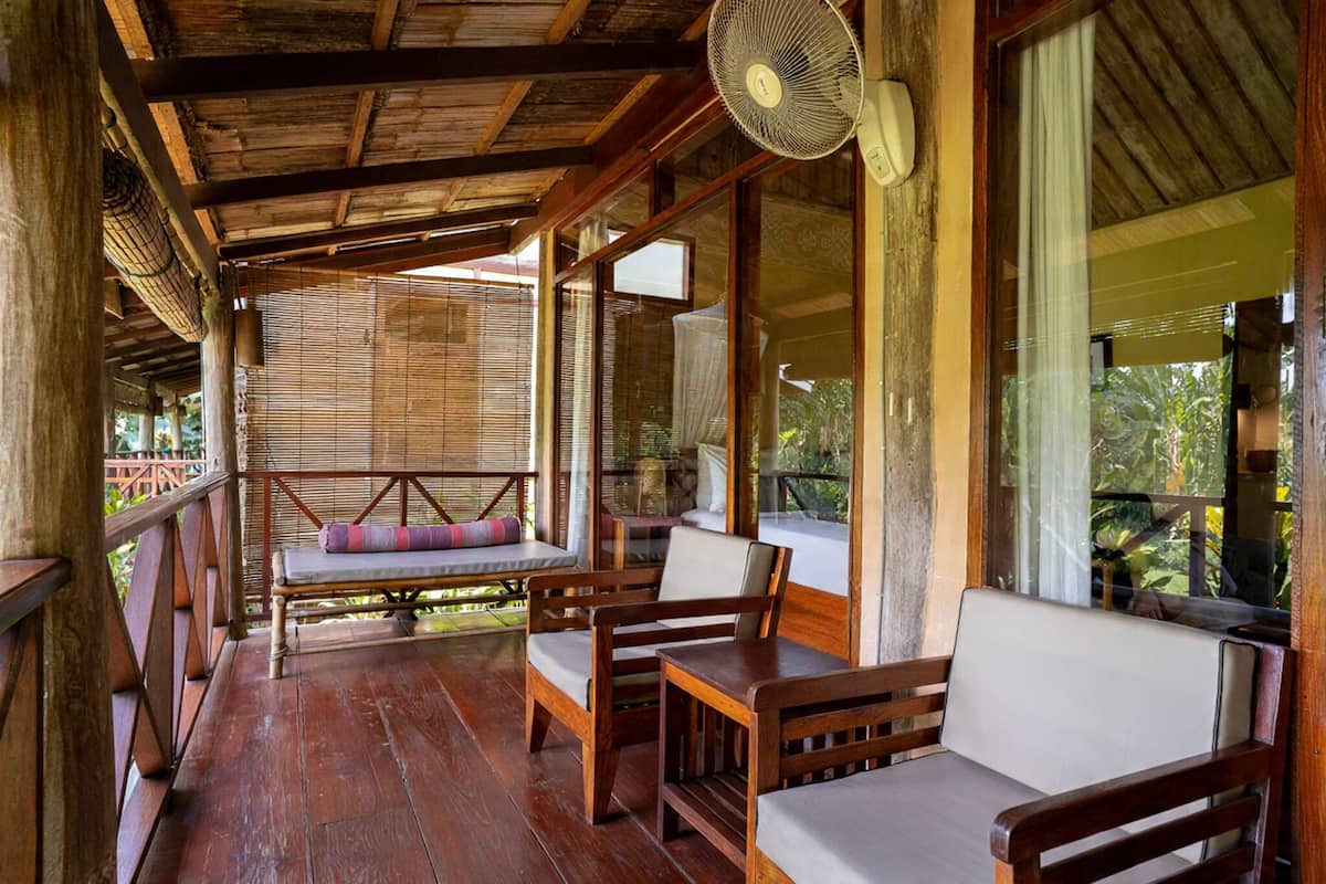 Private Bungalow Garden View | Minibar, in-room safe, desk, laptop workspace