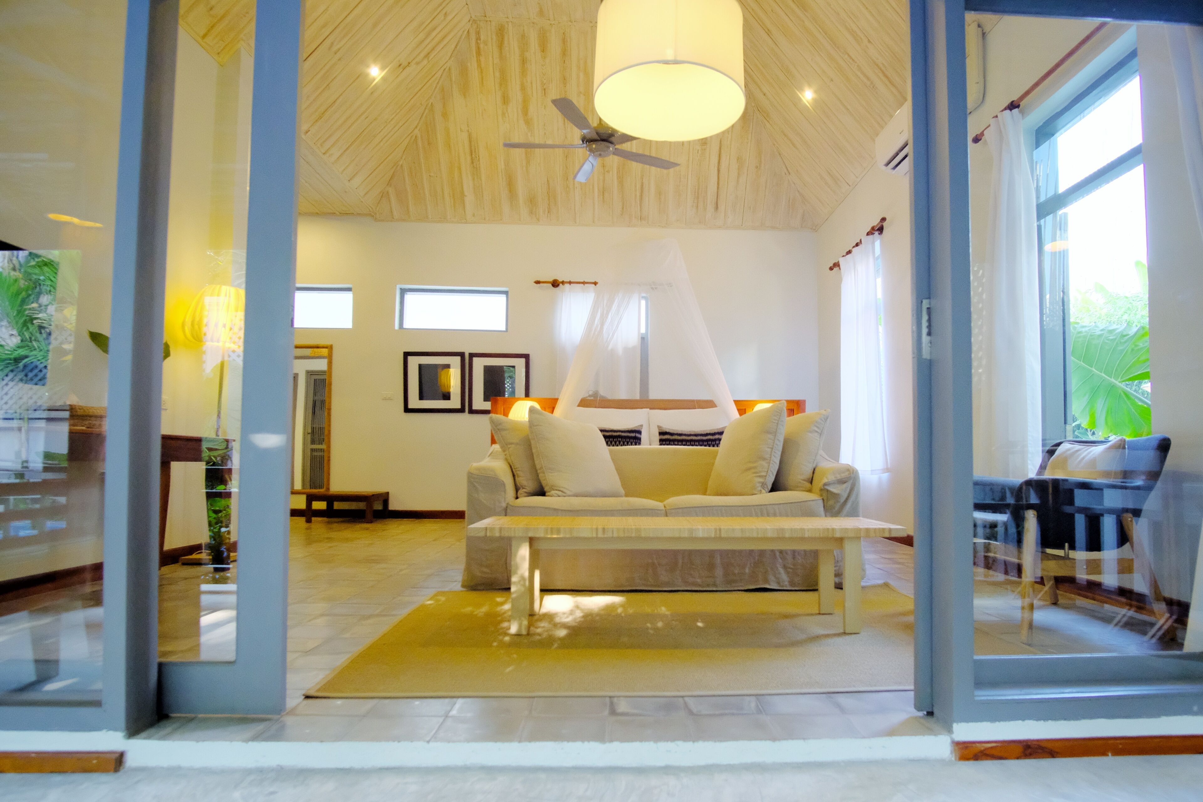 Comfort villa, 1 kingsize bed, uitzicht op zwembad (Free Airport Return Transfer) | Een minibar, een kluis op de kamer, een bureau, een laptopwerkplek