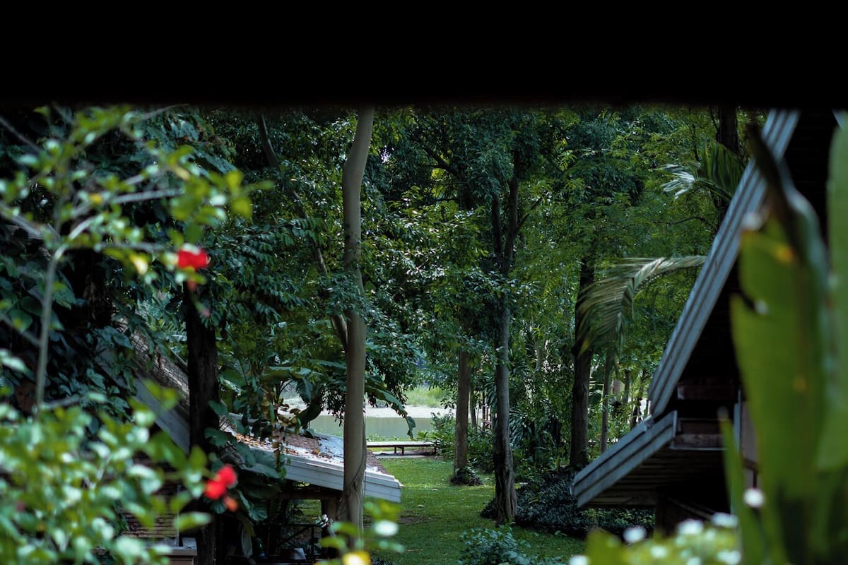 Private Garden Boutique Villa Suite | Minibar, in-room safe, desk, laptop workspace