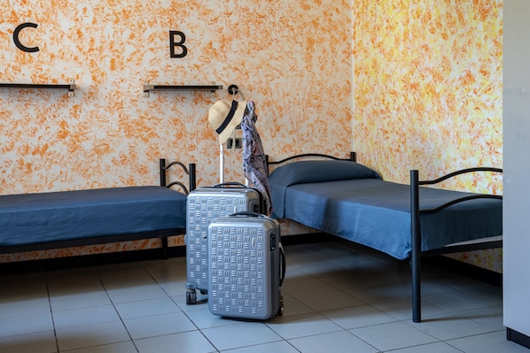 Down duvets, free WiFi, bed sheets