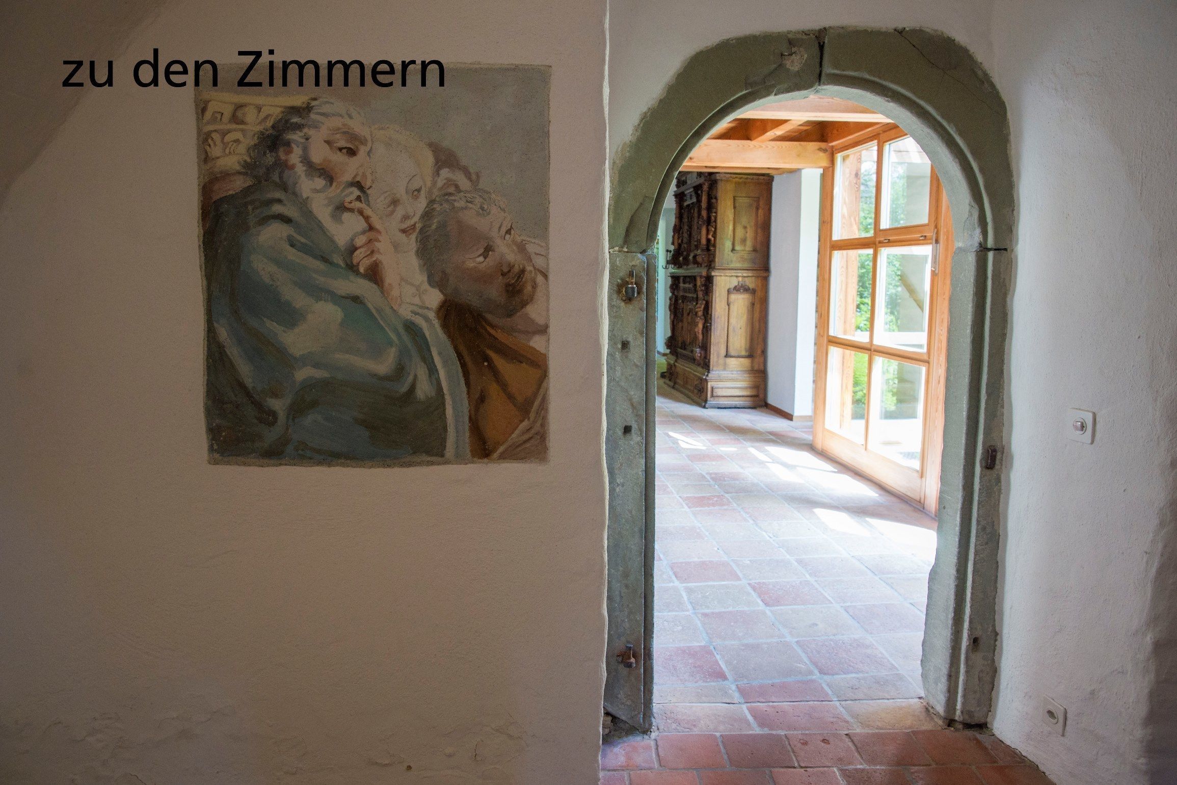 1 bedroom, individually decorated, individually furnished, desk