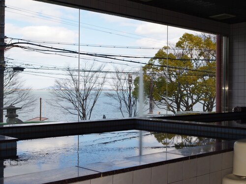 Ayaha Lakeside Hotel